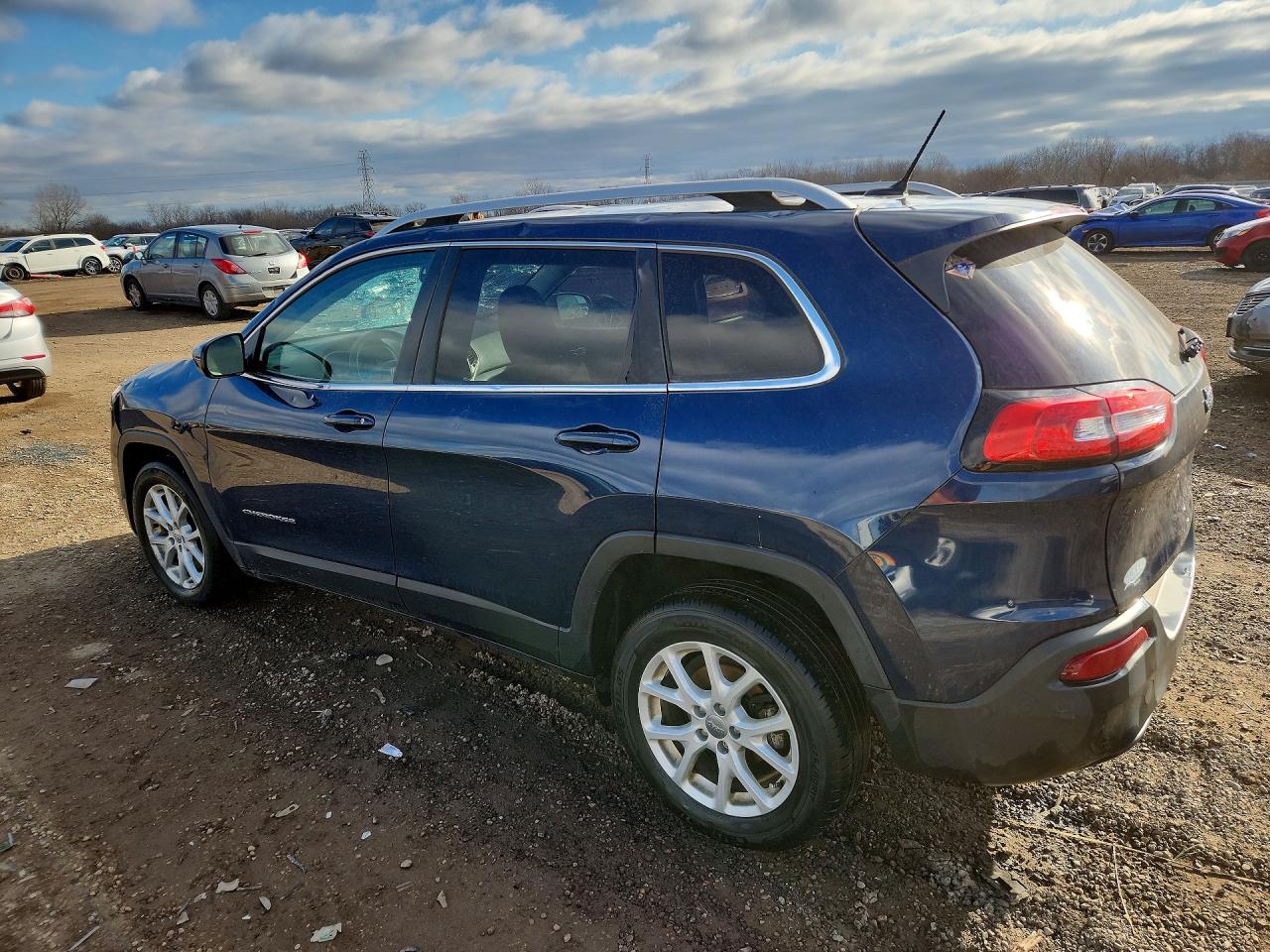 2018 JEEP CHEROKEE LATITUDE photo 2