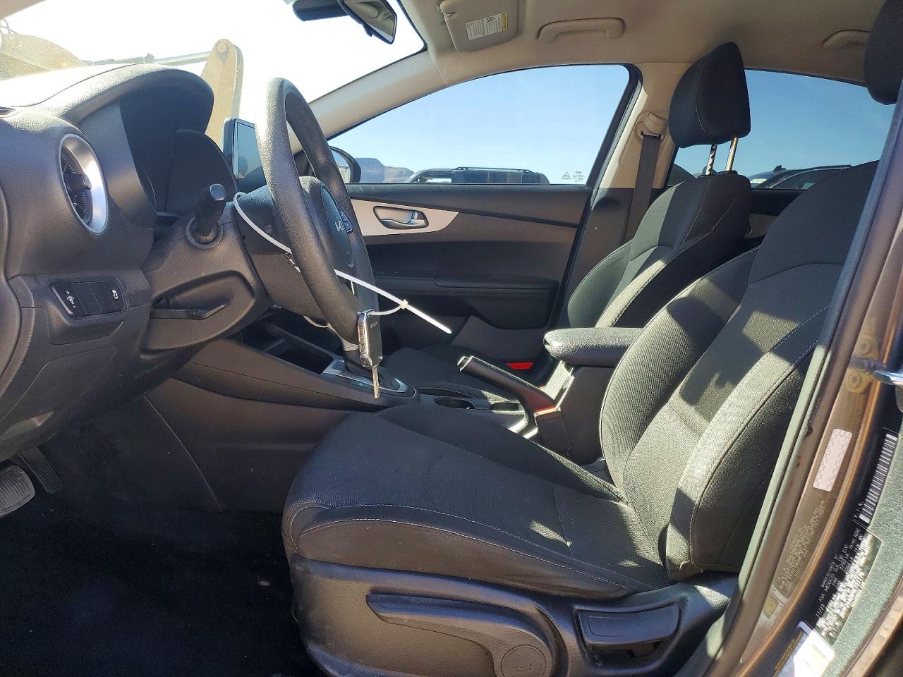2024 KIA FORTE LXS photo 19