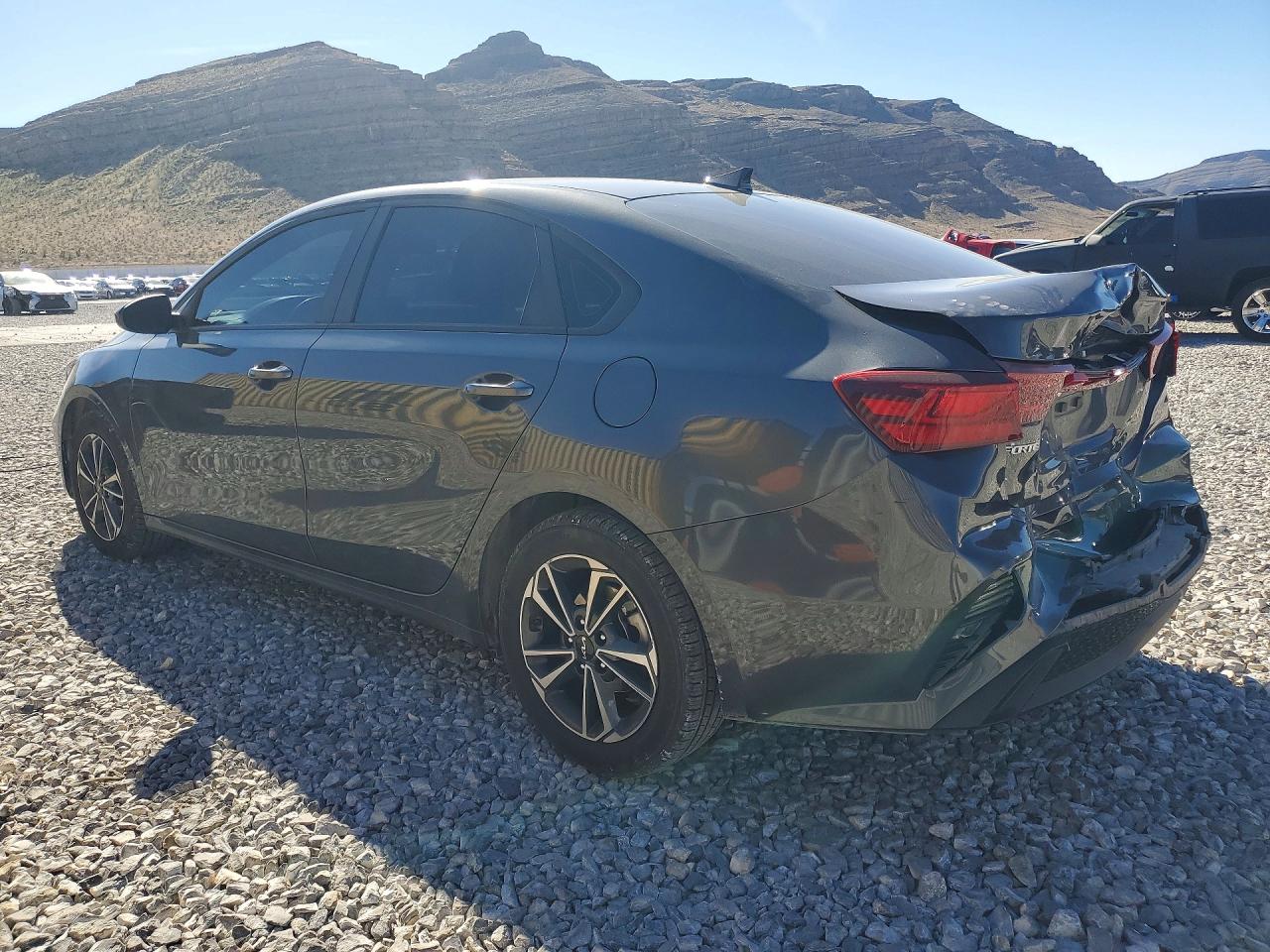2024 KIA FORTE LXS photo 4