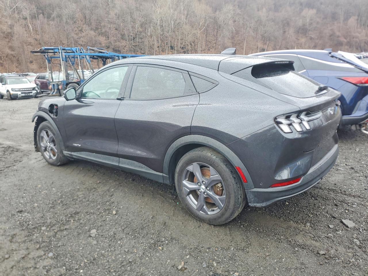 2022 FORD MUSTANG MACH-E SELECT photo 2