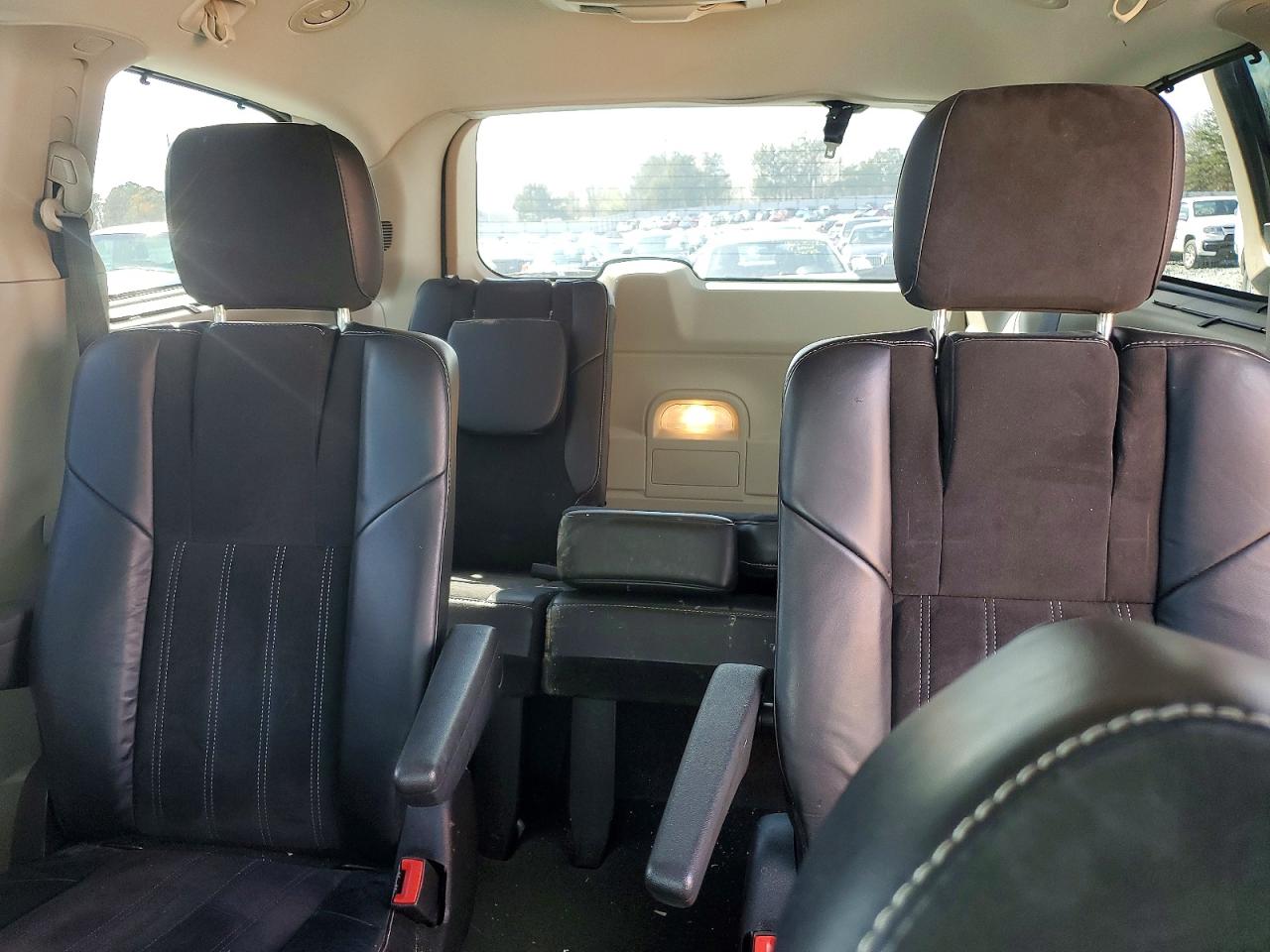 2015 CHRYSLER TOWN & COUNTRY LIMITED photo 19