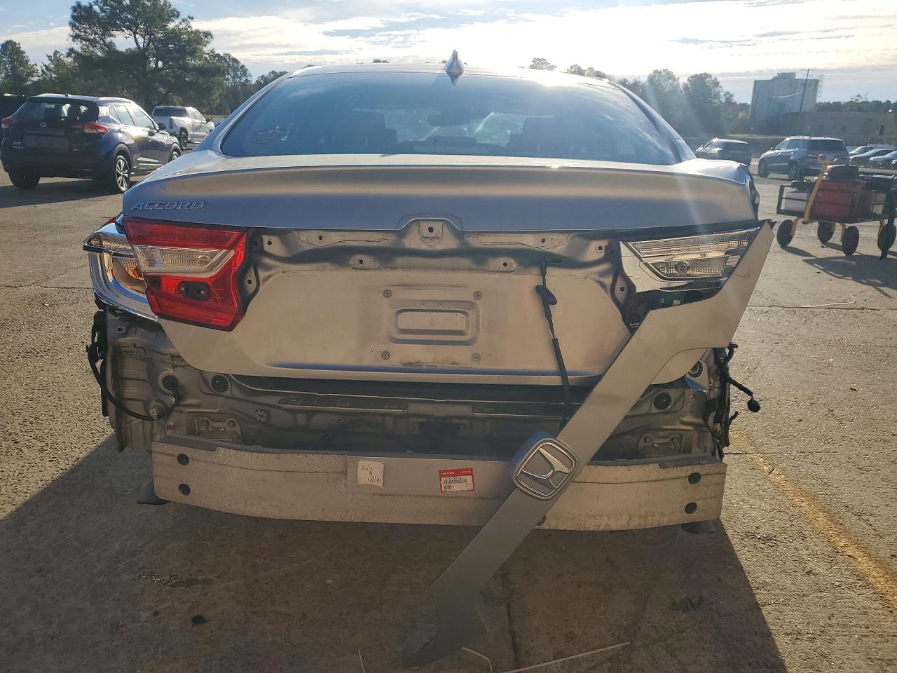 2018 HONDA ACCORD EXL photo 6