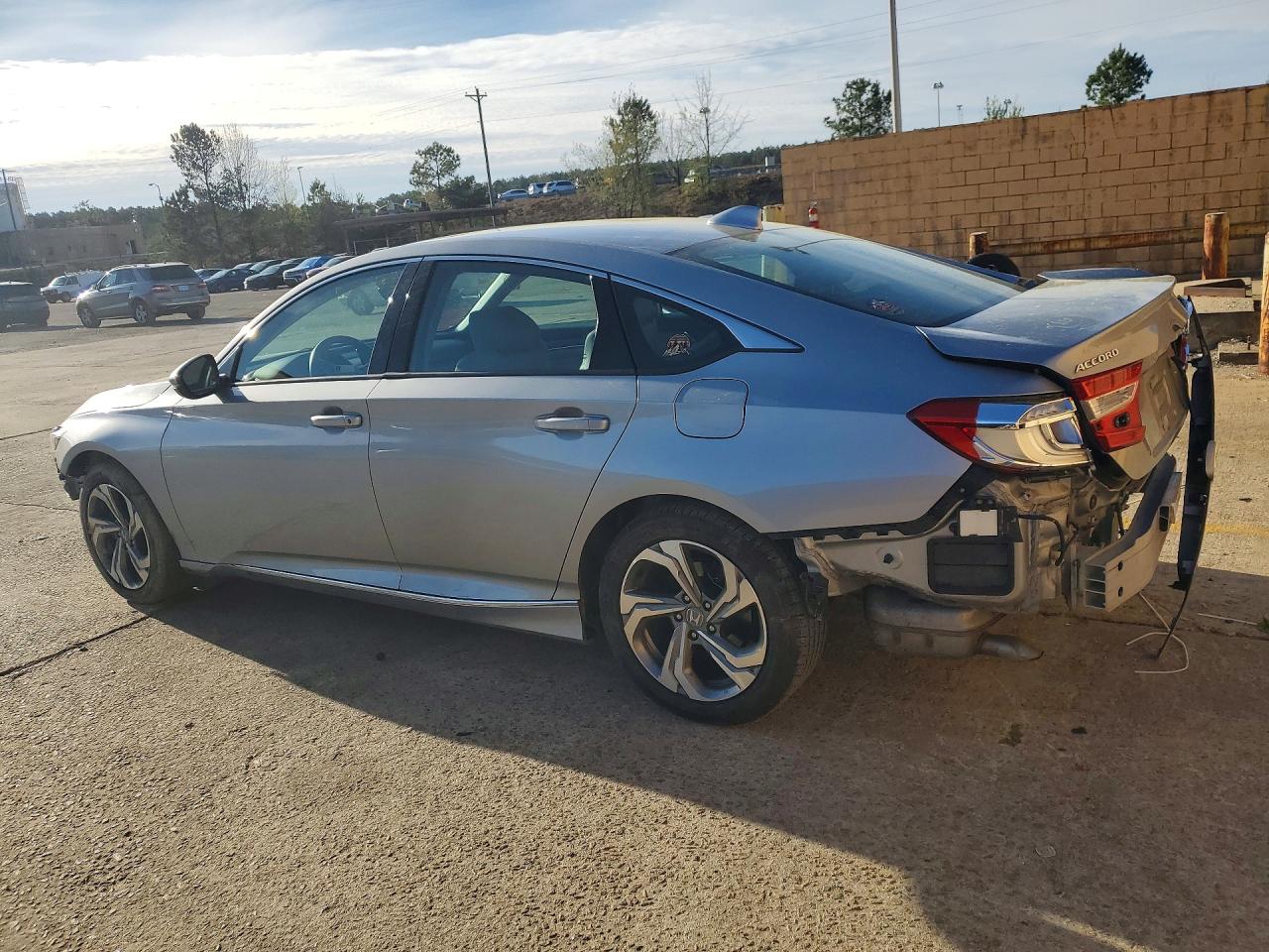 2018 HONDA ACCORD EXL photo 2