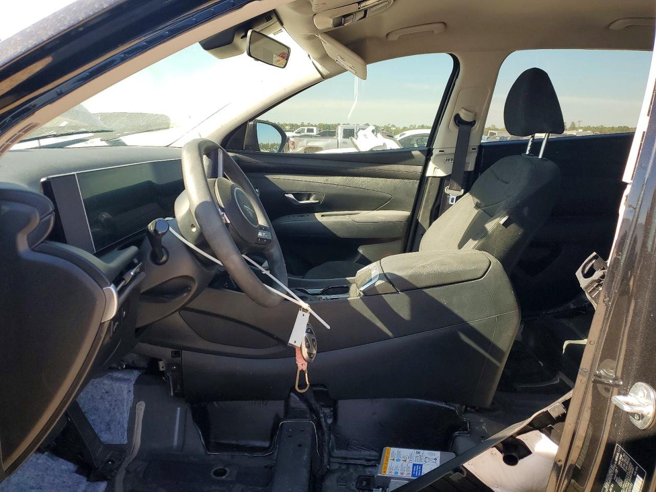 2025 HYUNDAI TUCSON photo 19