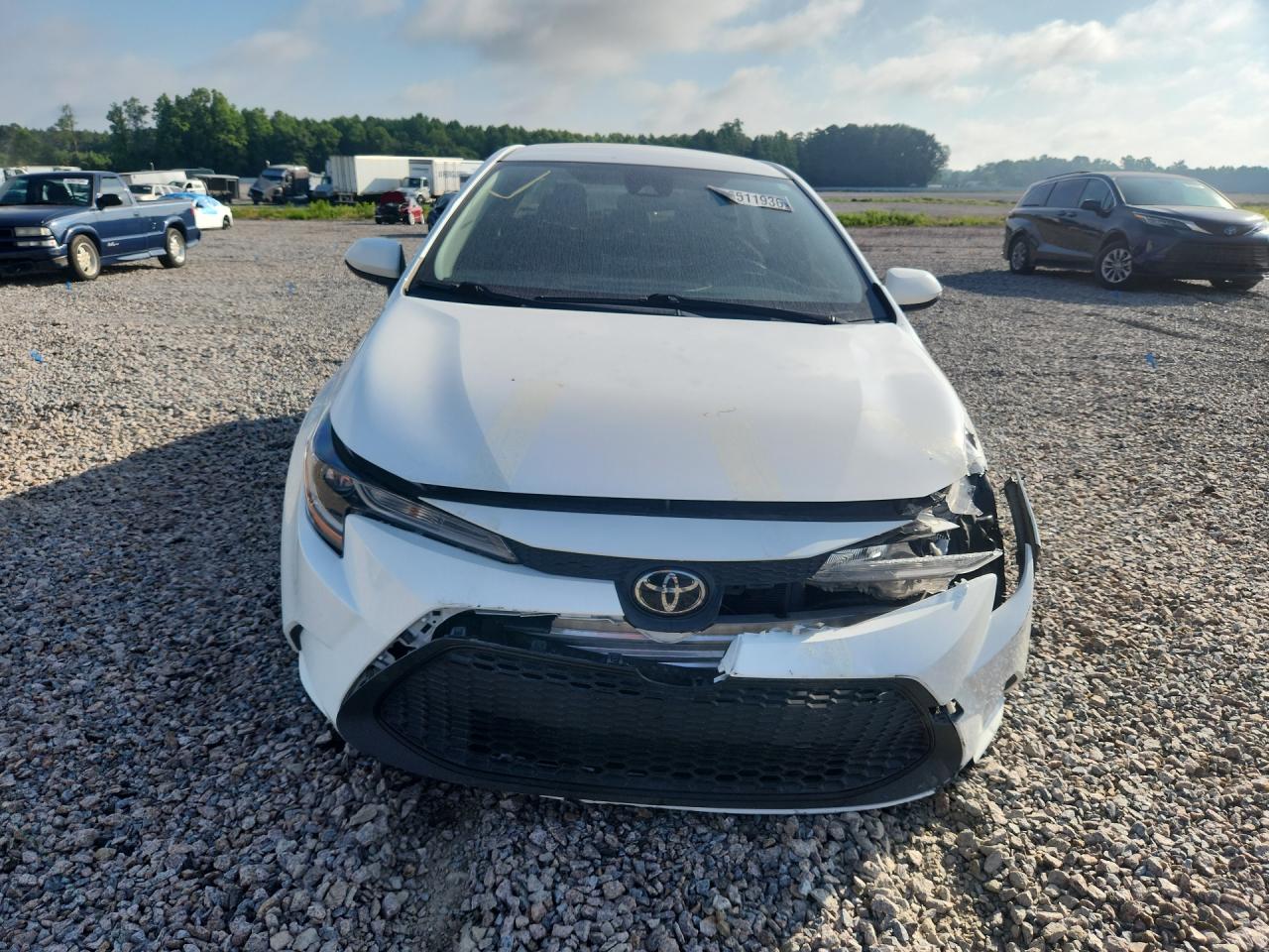 2021 TOYOTA COROLLA LE photo 5