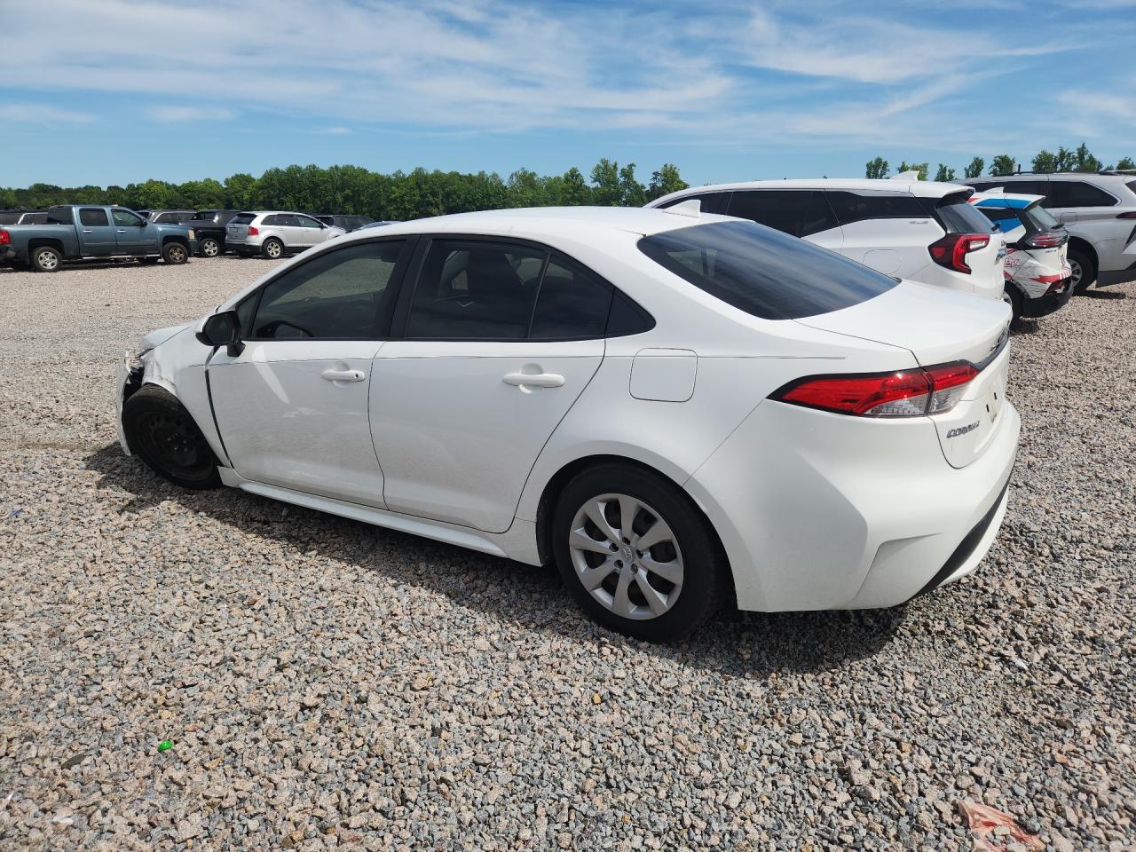 2021 TOYOTA COROLLA LE photo 2