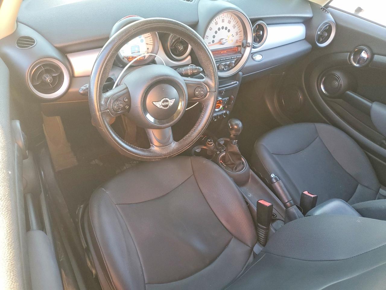 2011 MINI COOPER photo 8