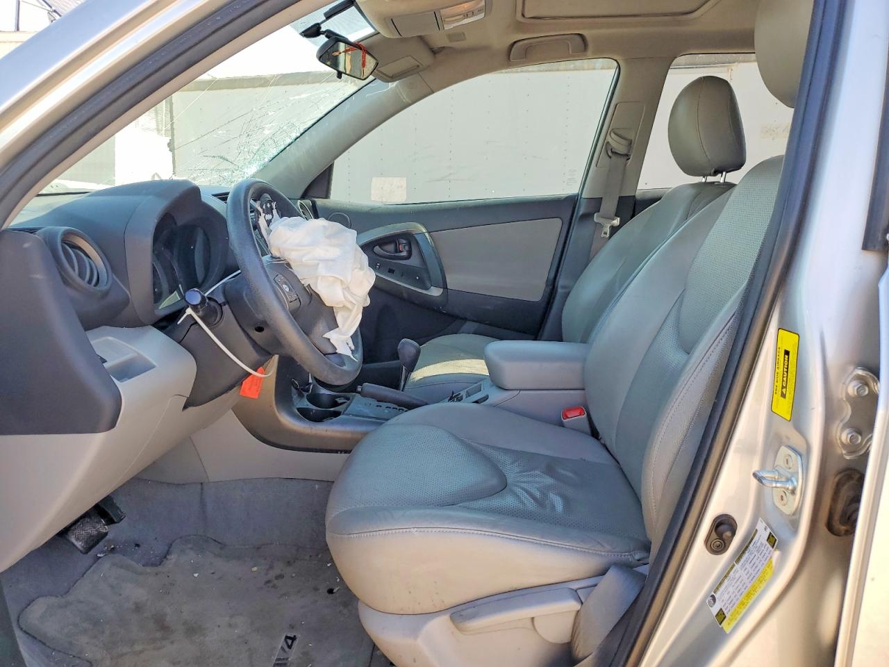 2011 TOYOTA RAV4 BASE photo 19