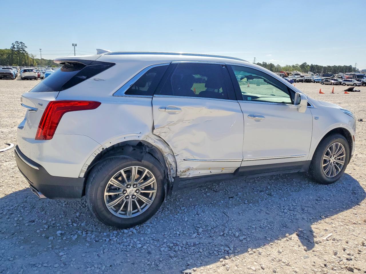 2017 CADILLAC XT5 LUXURY photo 5