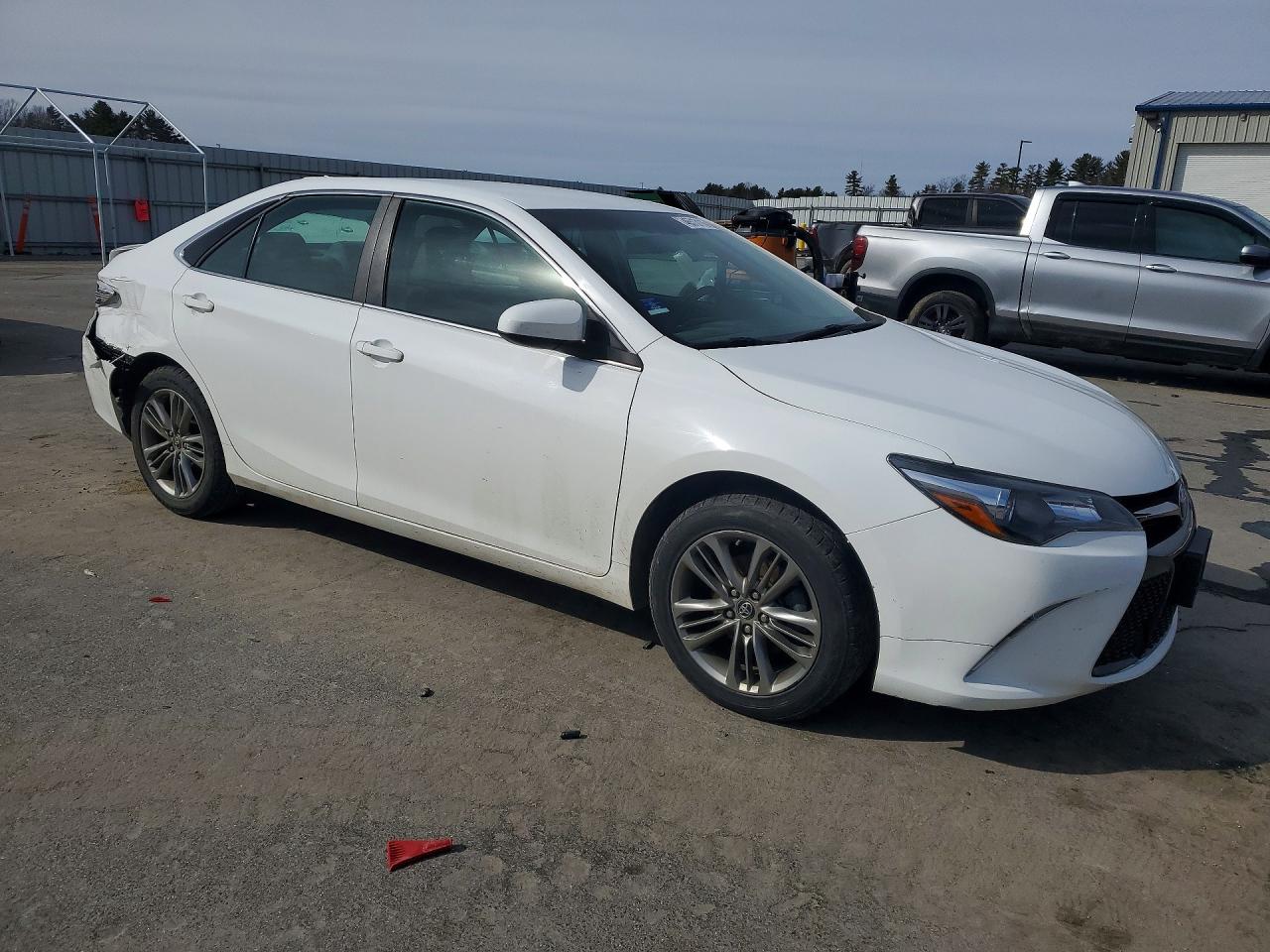 2017 TOYOTA CAMRY photo 10