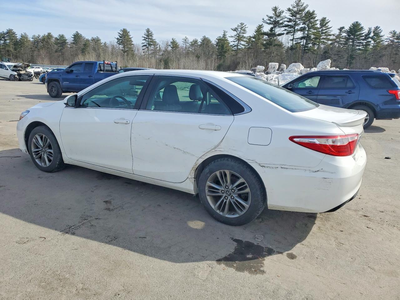 2017 TOYOTA CAMRY photo 4