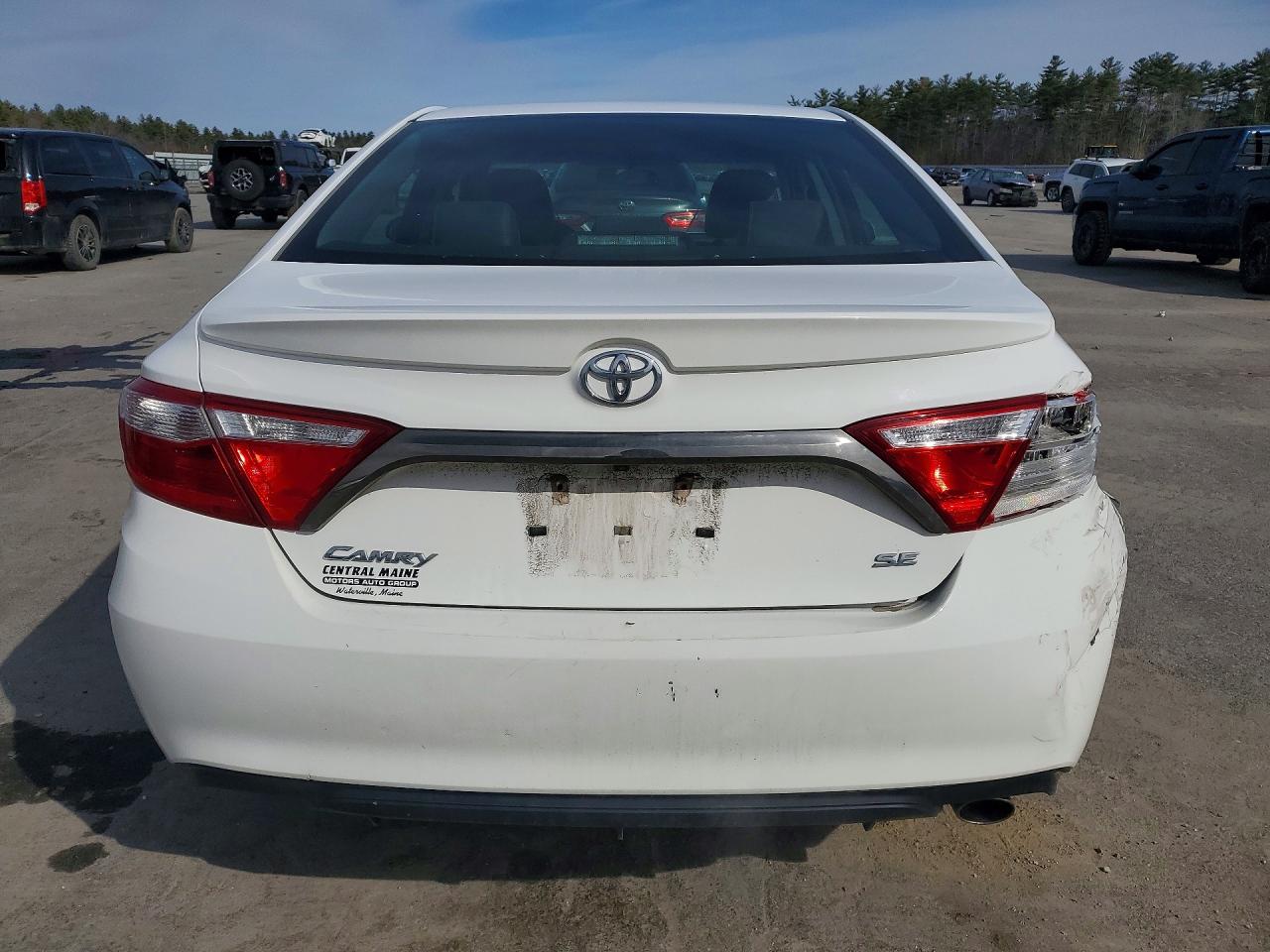 2017 TOYOTA CAMRY photo 16