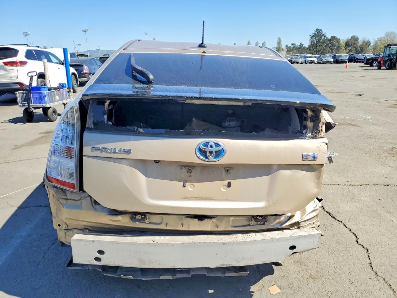2011 TOYOTA PRIUS THREE photo 6