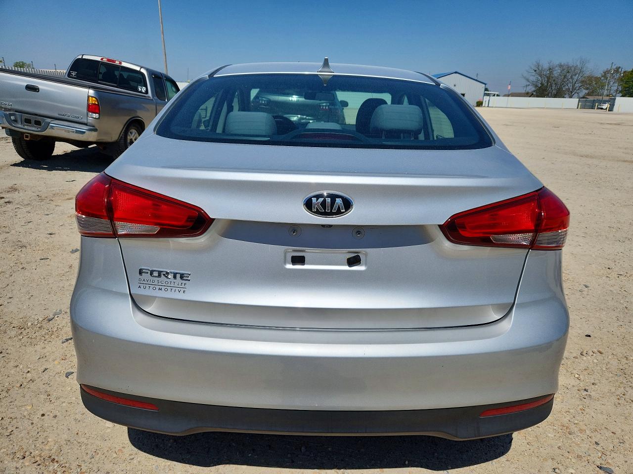 2017 KIA FORTE LX photo 6