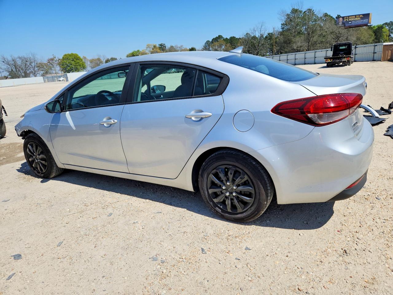 2017 KIA FORTE LX photo 2