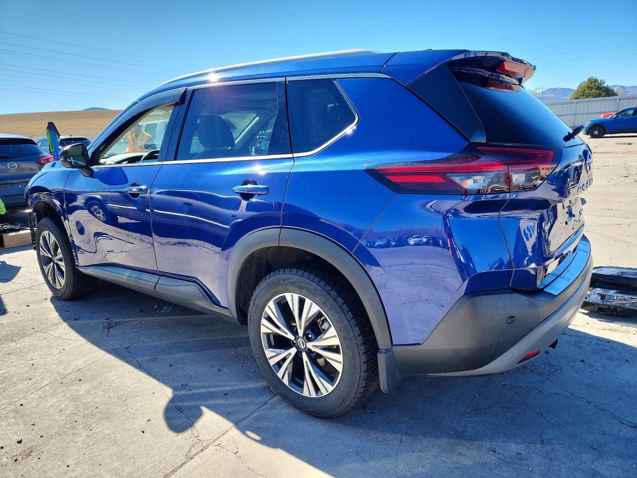 2021 NISSAN ROGUE SV photo 2