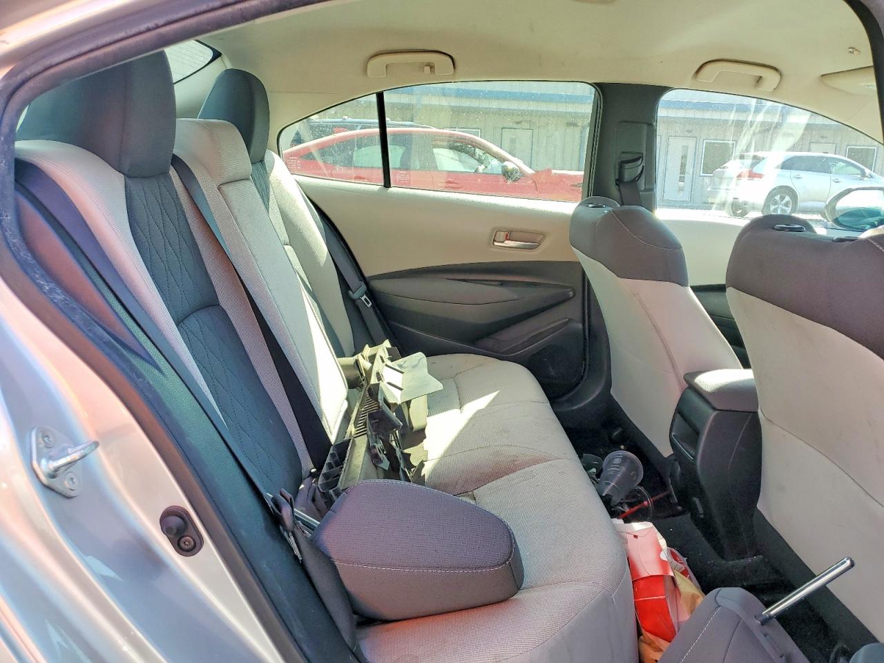 2020 TOYOTA COROLLA LE photo 19