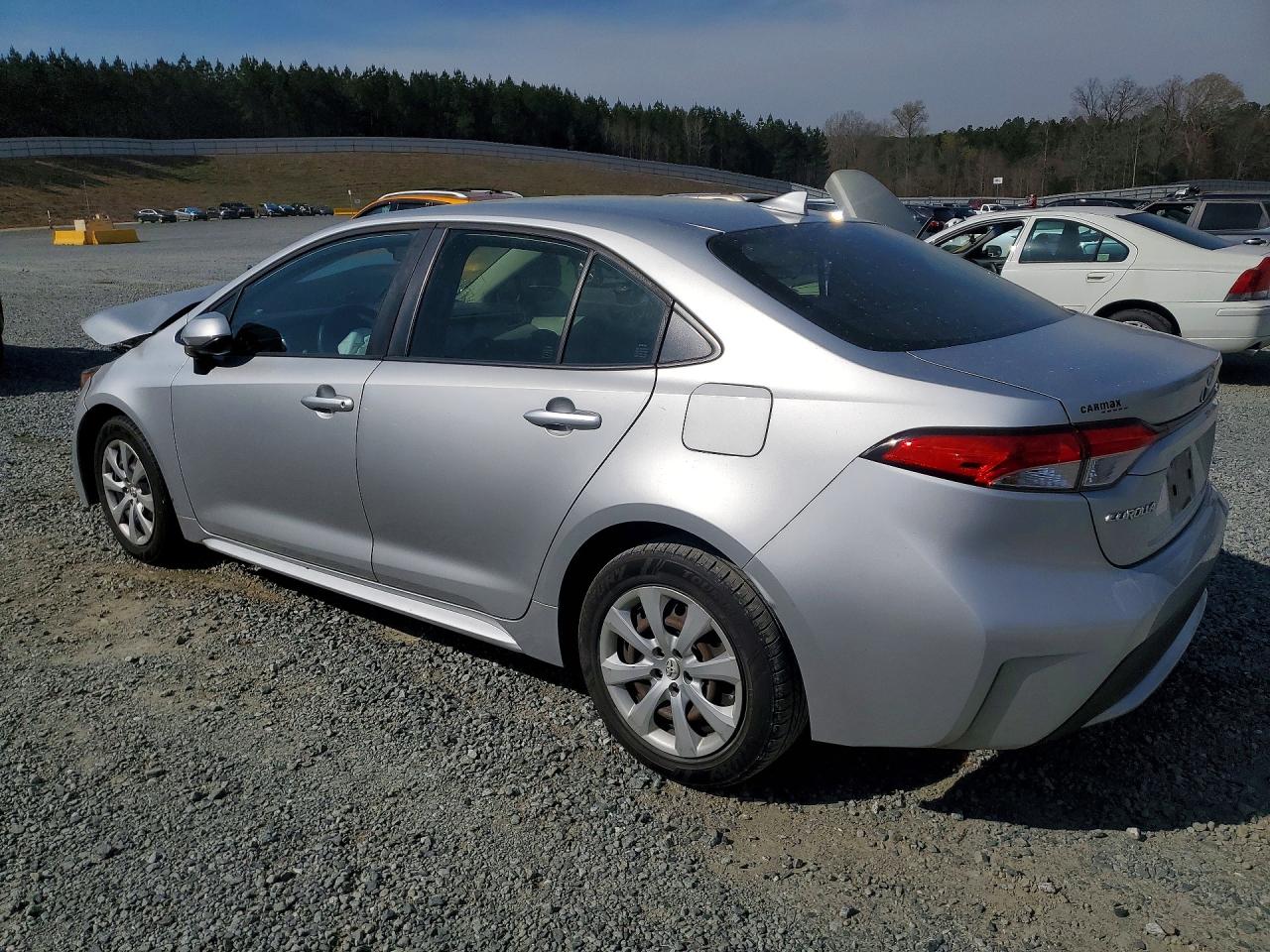 2020 TOYOTA COROLLA LE photo 3