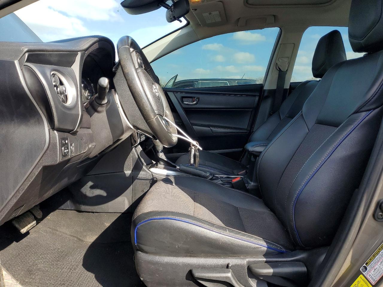 2018 TOYOTA COROLLA SE photo 19
