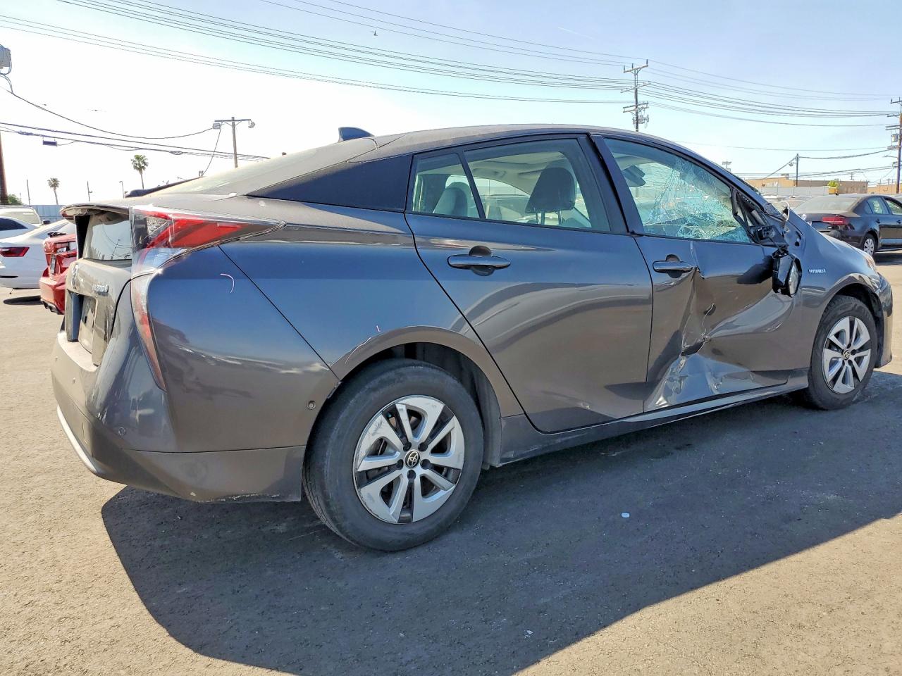 2017 TOYOTA PRIUS FOUR photo 5
