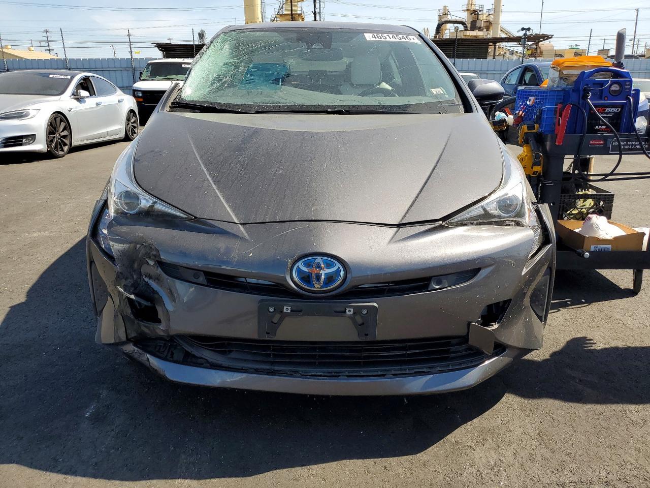 2017 TOYOTA PRIUS FOUR photo 9