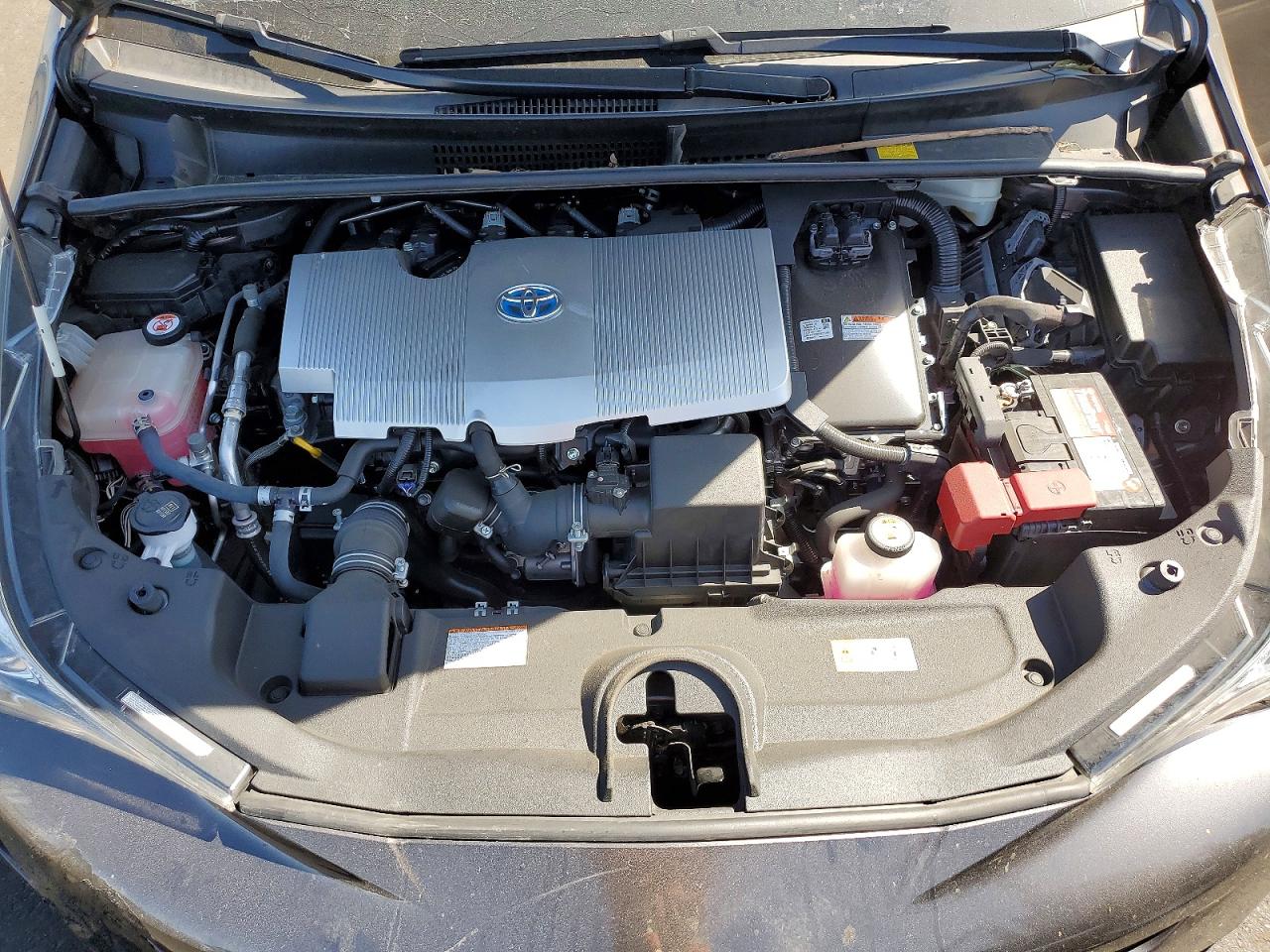 2017 TOYOTA PRIUS FOUR photo 21