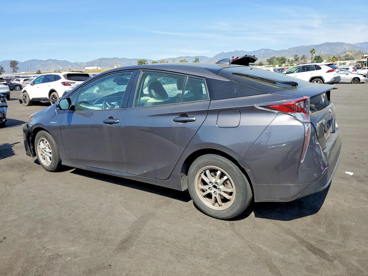 2017 TOYOTA PRIUS FOUR photo 3