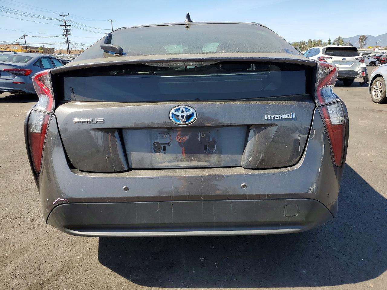 2017 TOYOTA PRIUS FOUR photo 11
