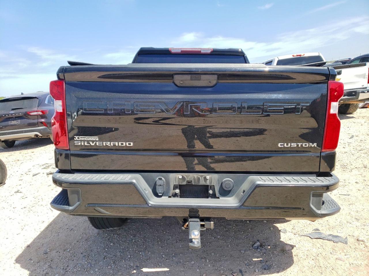 2020 CHEVROLET SILVERADO K1500 CUSTOM photo 6
