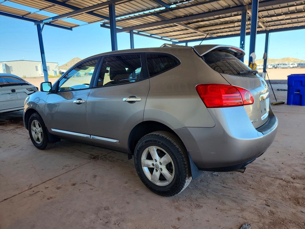 2013 NISSAN ROGUE S photo 4