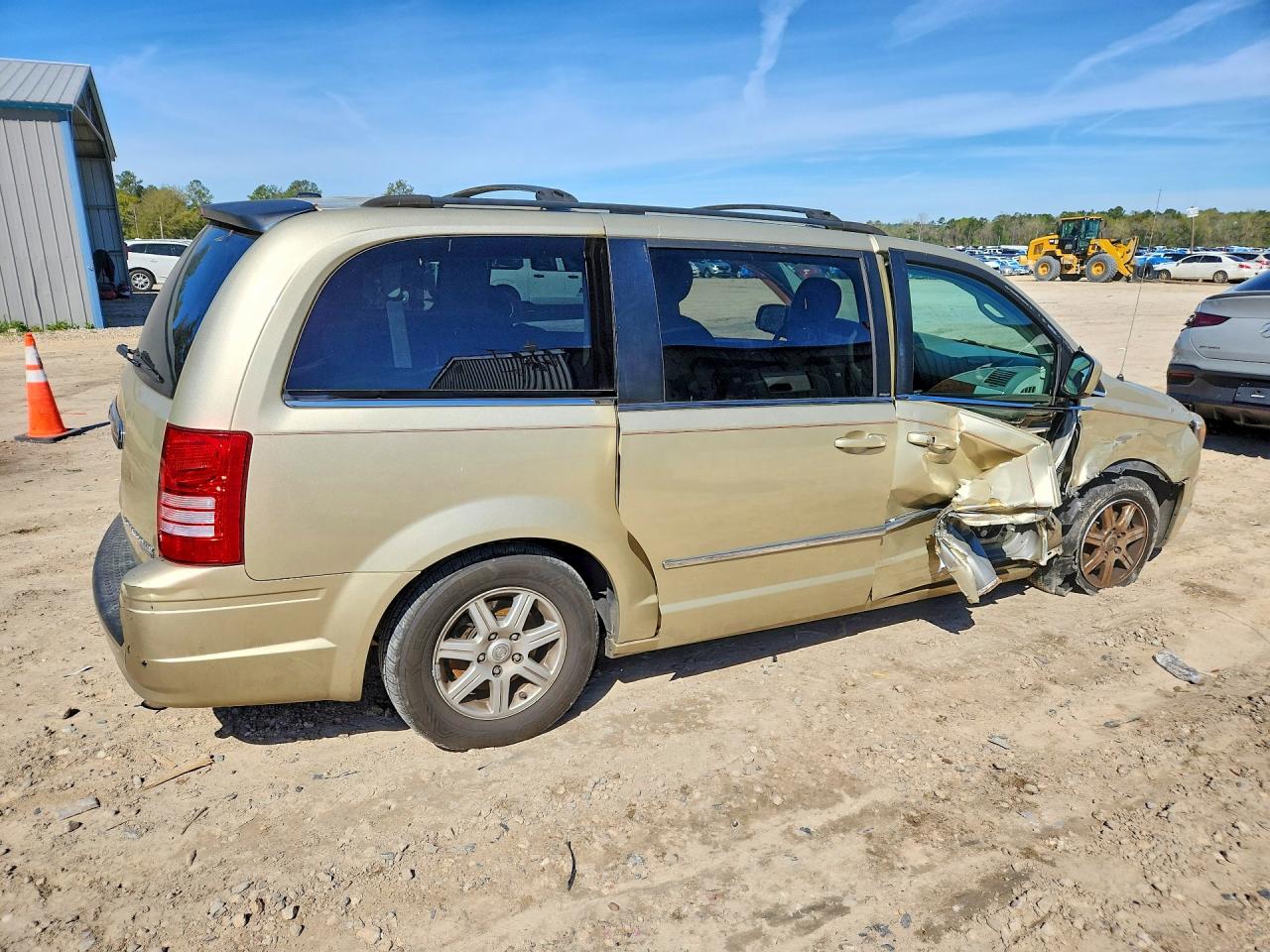 2010 CHRYSLER TOWN & COUNTRY TOURING photo 5