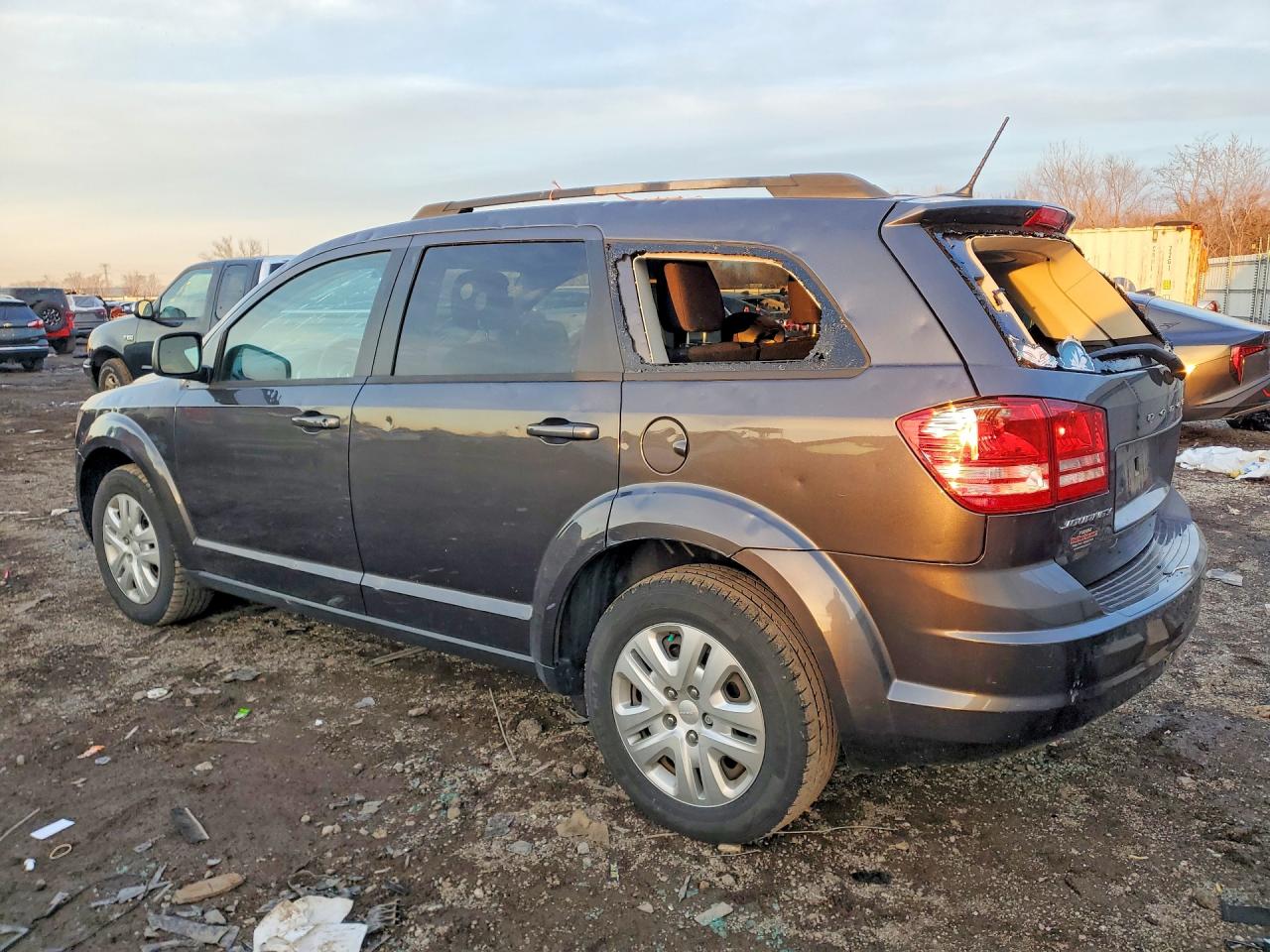 2017 DODGE JOURNEY SE photo 2