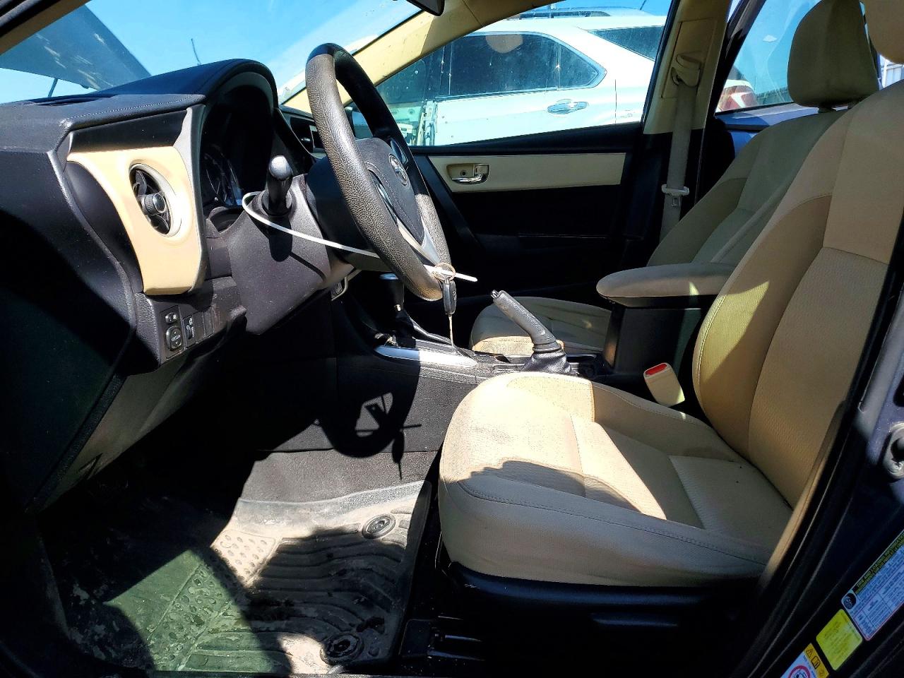 2019 TOYOTA COROLLA LE photo 19