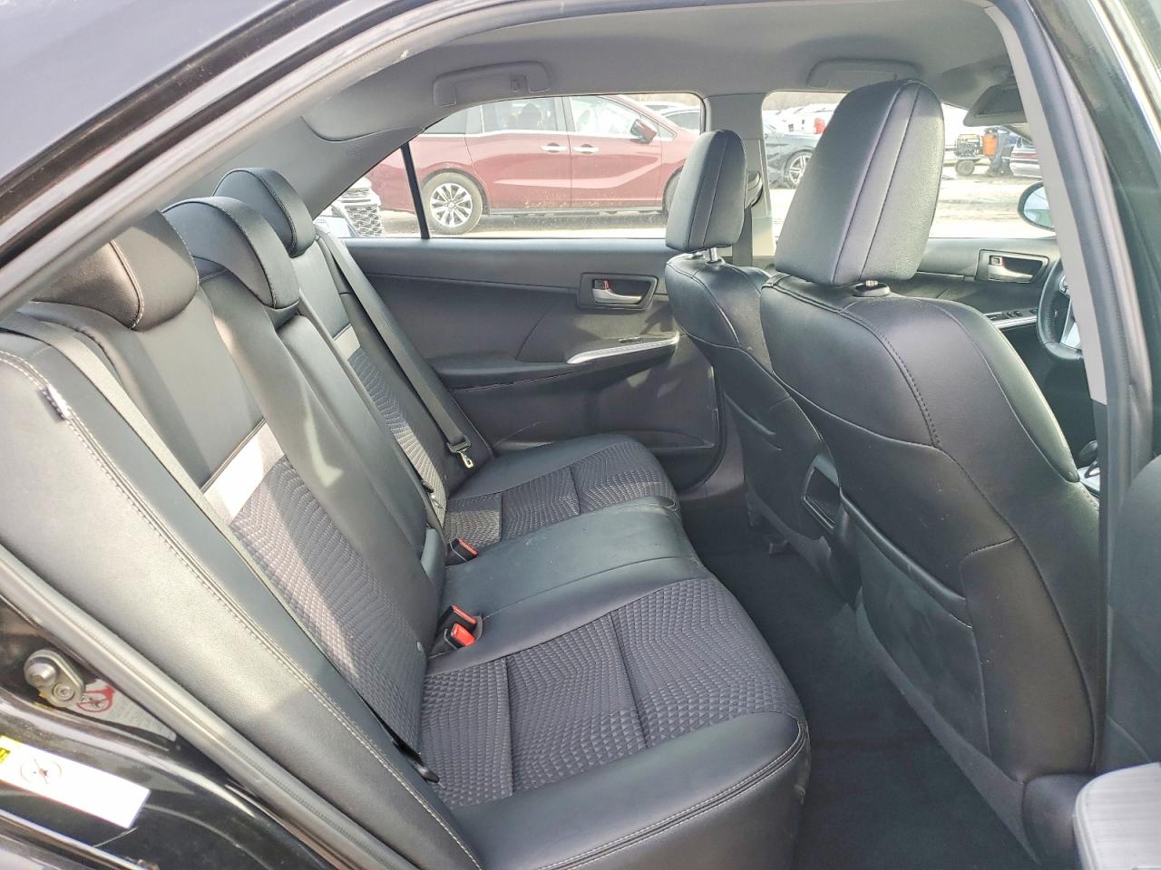 2013 TOYOTA CAMRY SE photo 10