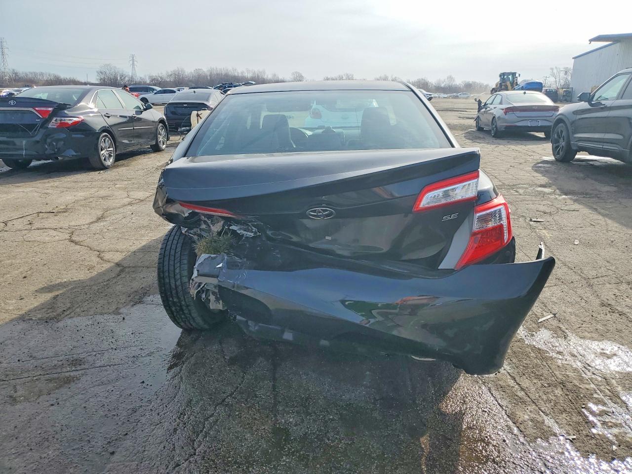 2013 TOYOTA CAMRY SE photo 6