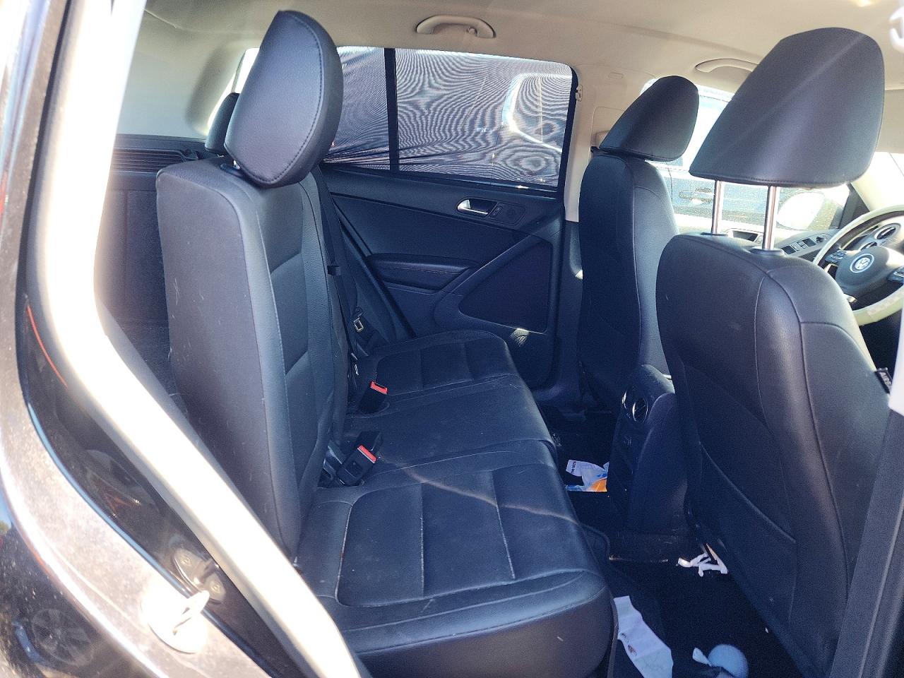 2016 VOLKSWAGEN TIGUAN S photo 11