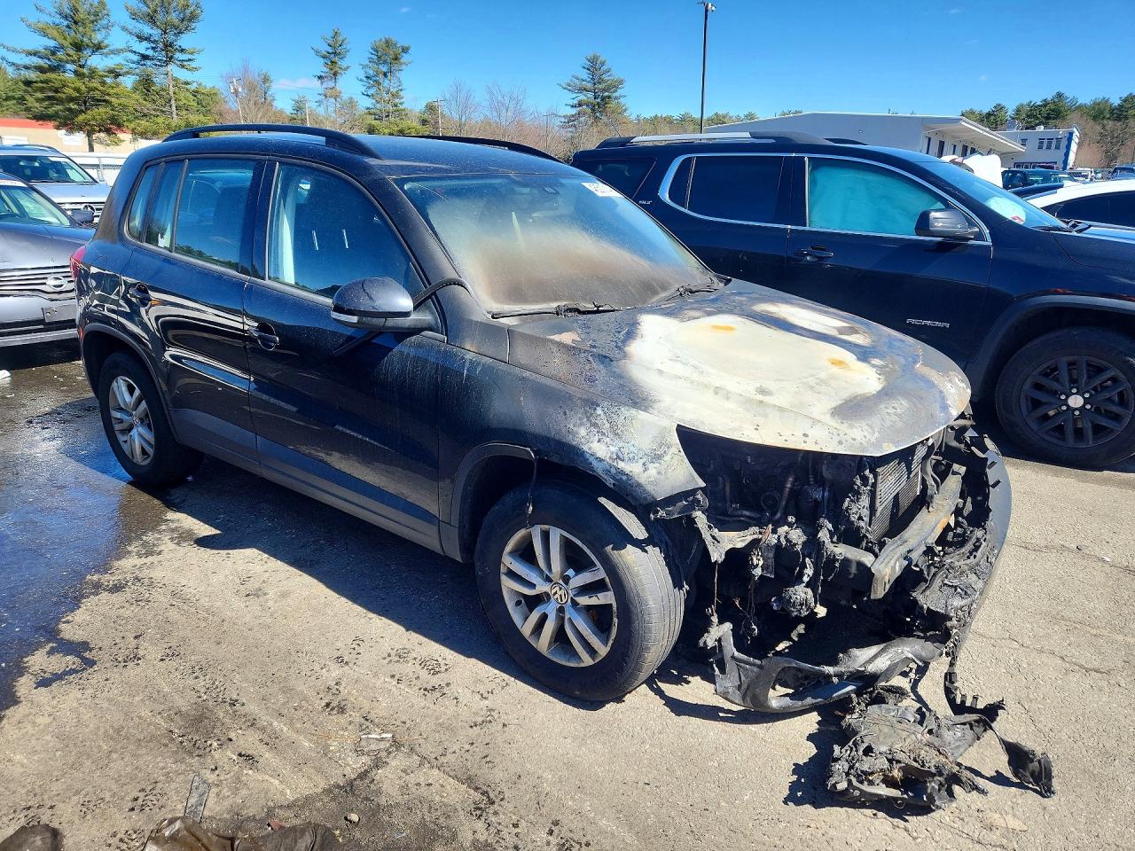 2016 VOLKSWAGEN TIGUAN S photo 4
