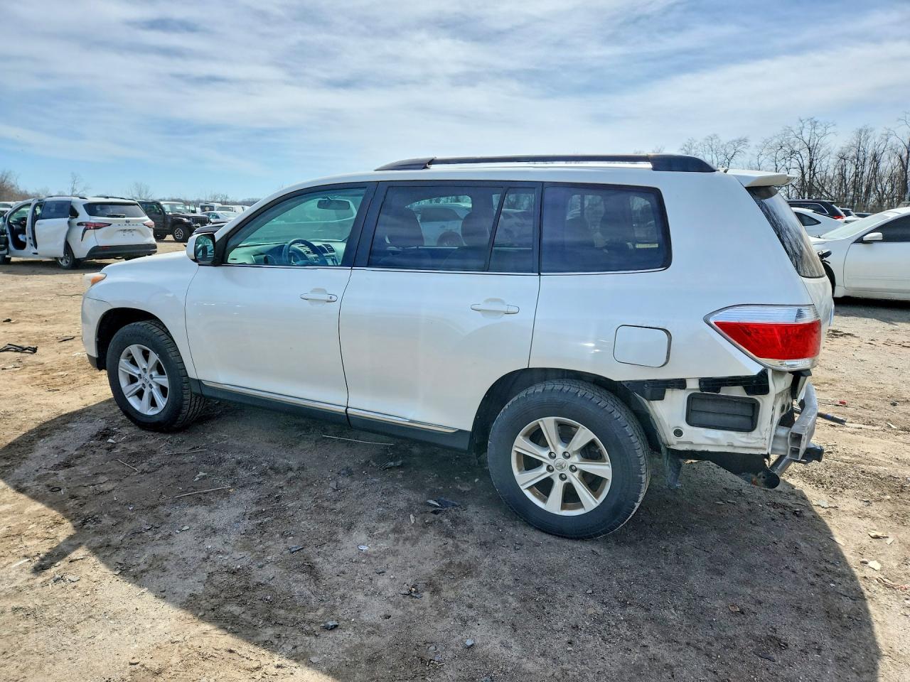 2013 TOYOTA HIGHLANDER PLUS photo 4