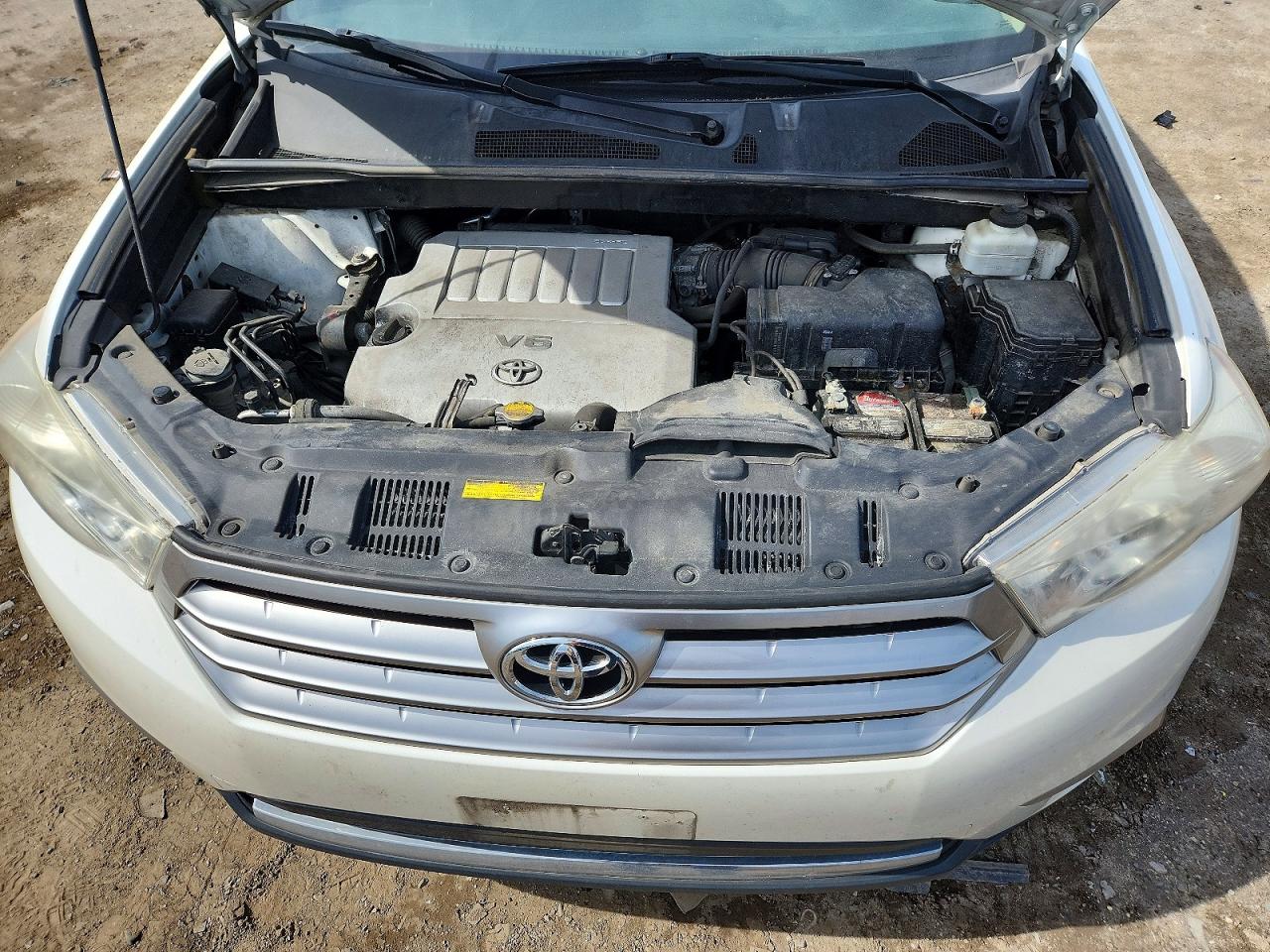 2013 TOYOTA HIGHLANDER PLUS photo 34
