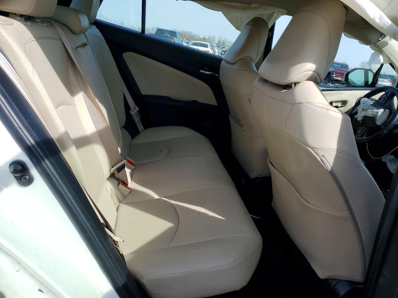 2019 TOYOTA PRIUS XLE photo 19
