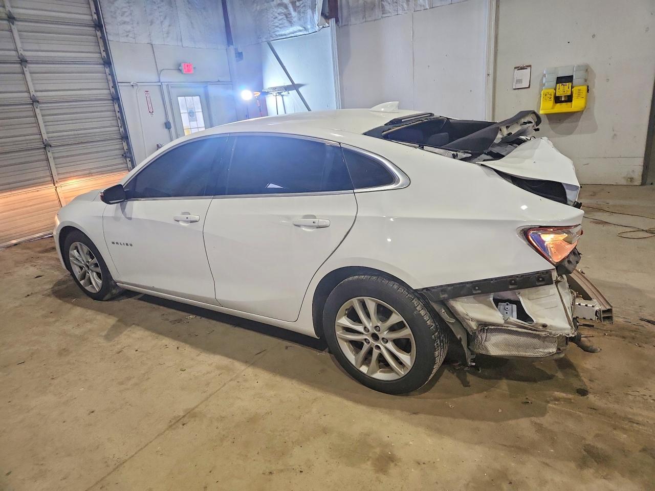 2018 CHEVROLET MALIBU LT photo 3