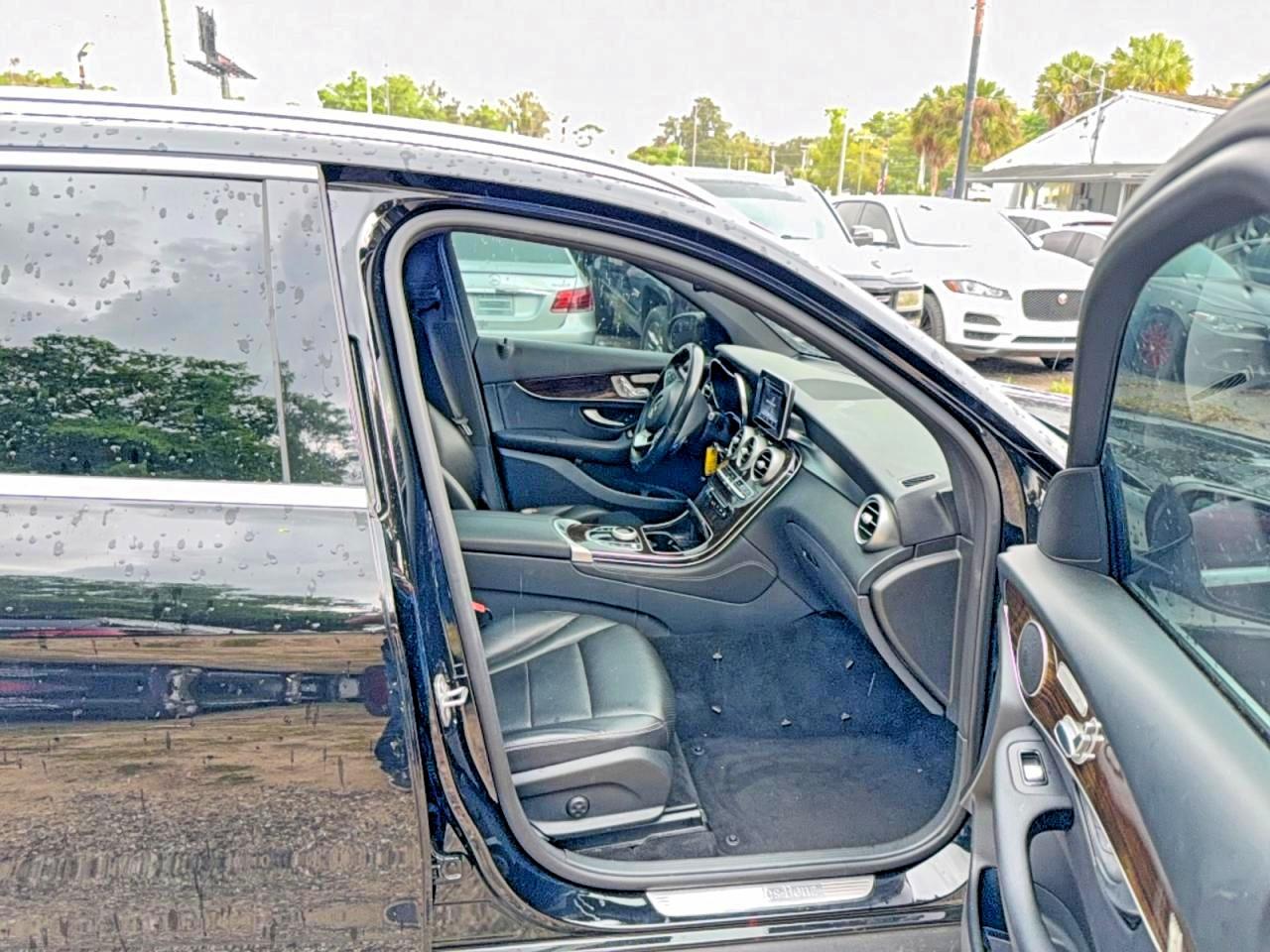 2017 MERCEDES-BENZ GLC 300 photo 13
