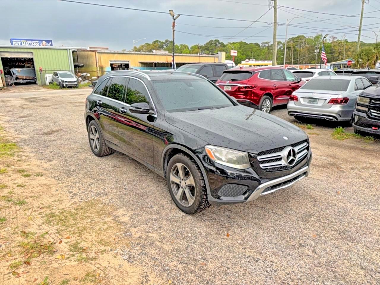 2017 MERCEDES-BENZ GLC