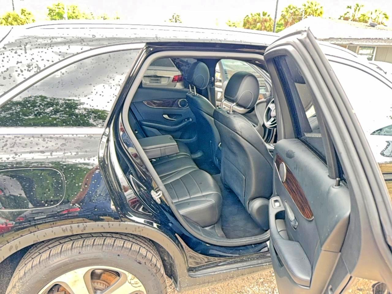 2017 MERCEDES-BENZ GLC 300 photo 16