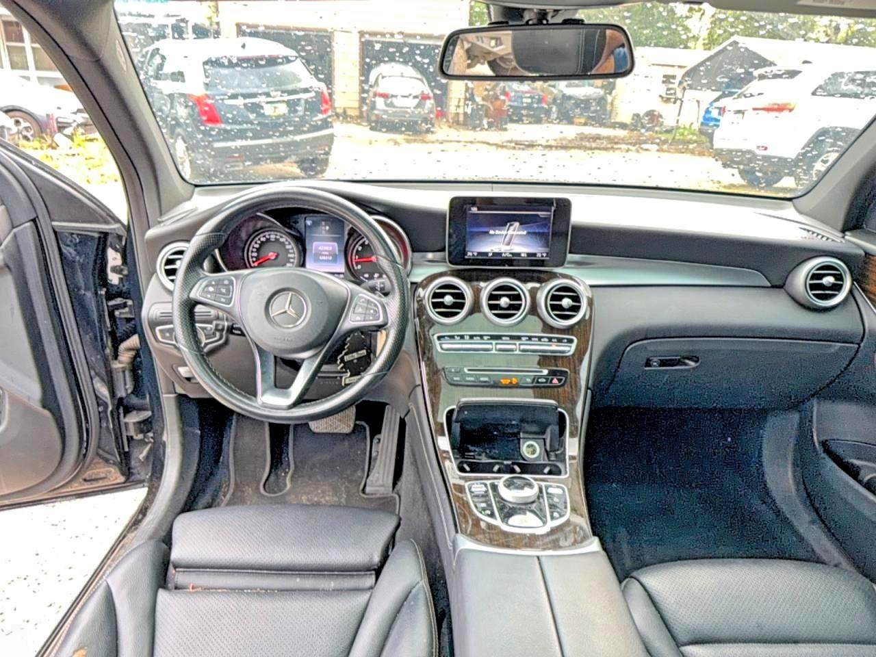 2017 MERCEDES-BENZ GLC 300 photo 25