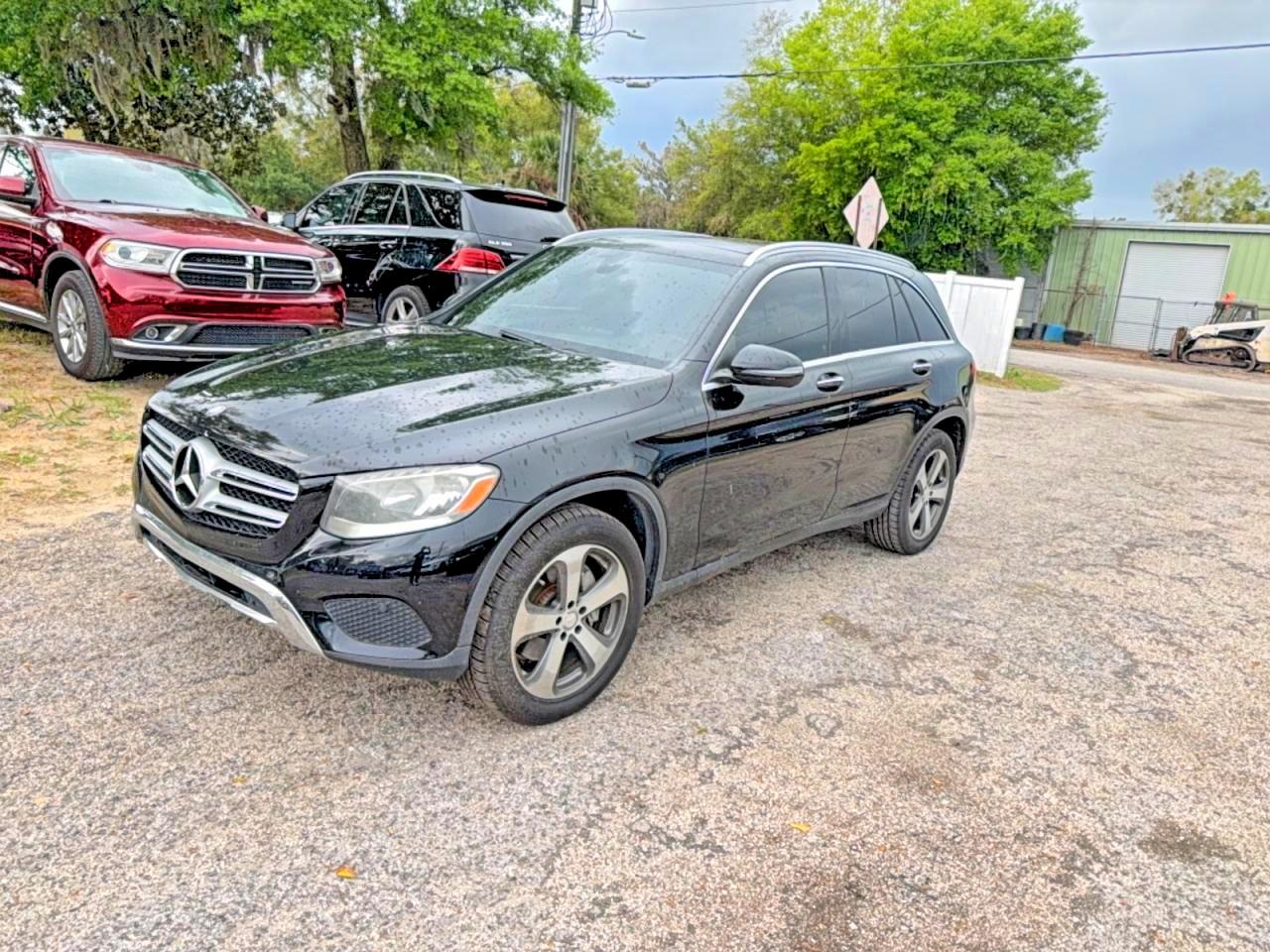 2017 MERCEDES-BENZ GLC 300 photo 4