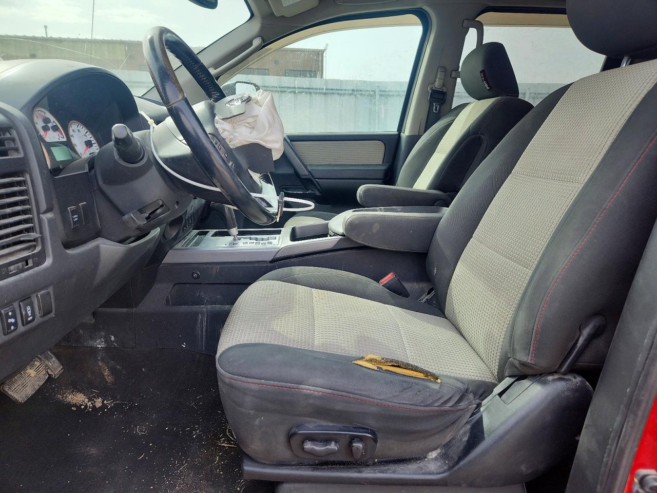 2011 NISSAN TITAN SV photo 7