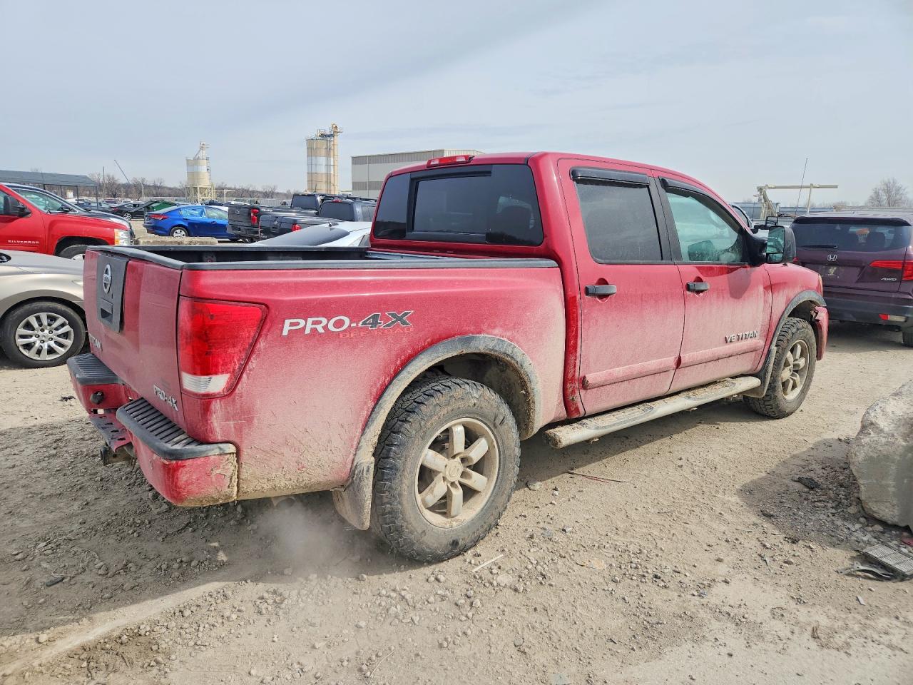 2011 NISSAN TITAN SV photo 3