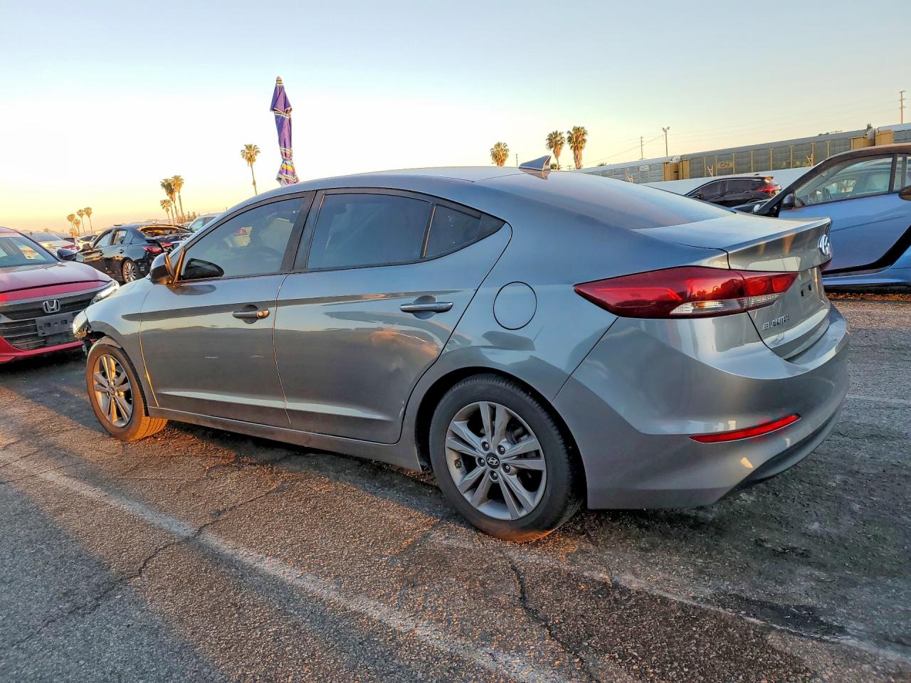 2018 HYUNDAI ELANTRA SEL photo 3