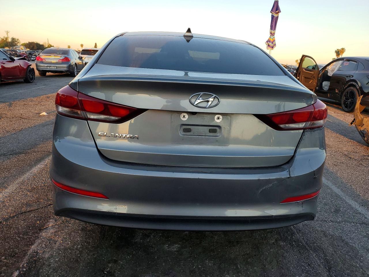 2018 HYUNDAI ELANTRA SEL photo 11